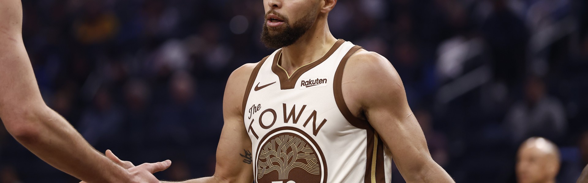 kaiyun-是否下赛季再回归？库里：那不是我们的风格 我正致力于尽快复出